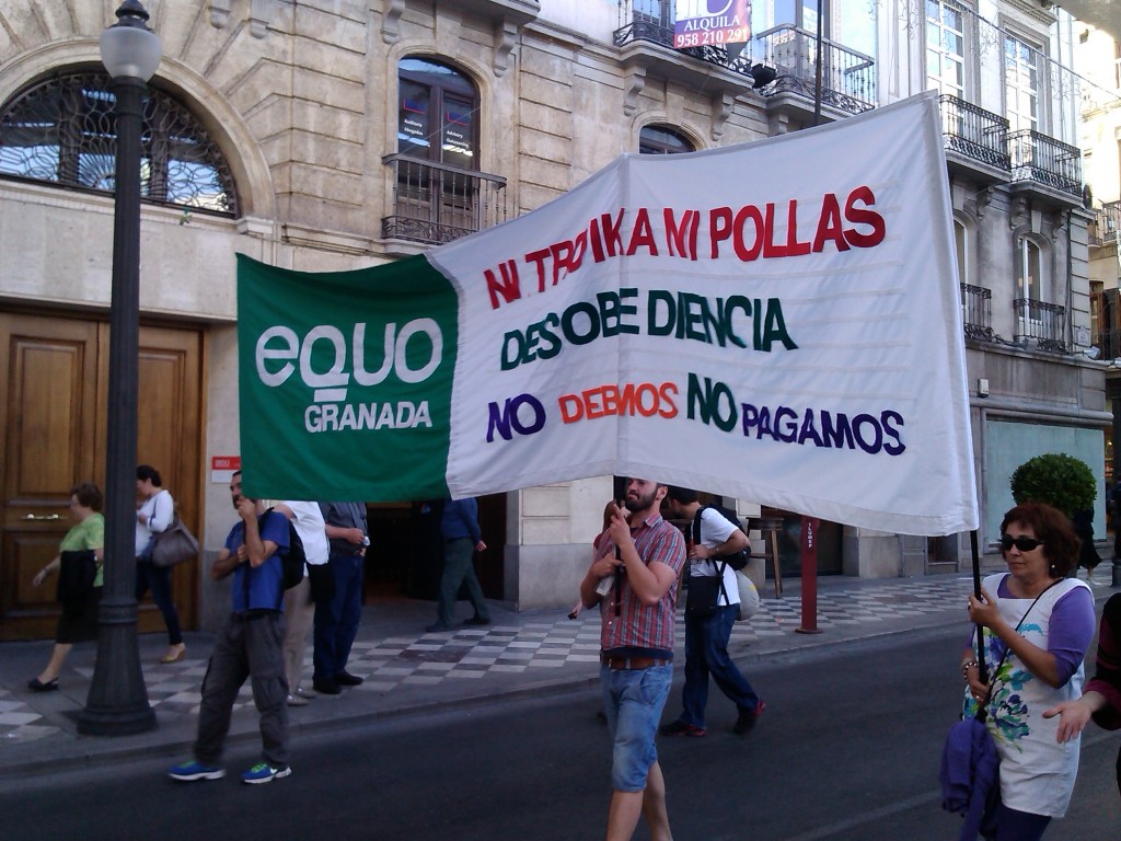 Pancarta de la manifestación "Pueblos unidos contra la Troika"