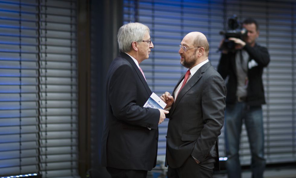 Juncker (izquierda) con Schulz, el pasado 3 de marzo en Berlín.